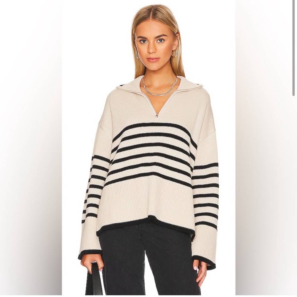 Revolve Pistola Karina Half Zip
Size Small
Like New Condition